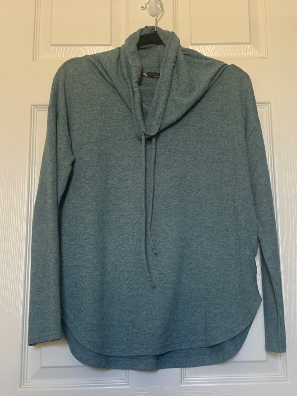 Prana womens oversized sweatshirt in teal green
